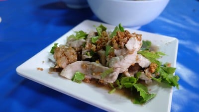 ร้านข้าวต้มหัวปลาเมืองชล นครสวรรค์ ร้านข้าวต้มหัวปลาเมืองชล นครสวรรค์