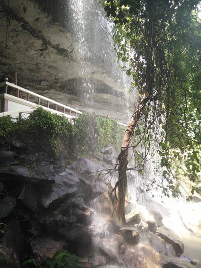 บรรยากาศ น้ำตกถ้ำโสดา