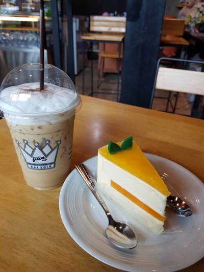 Fiiin Dessert Cafe (ฟิน ดีเซิร์ท คาเฟ่) Fiiin Dessert Cafe (ฟิน ดีเซิร์ท คาเฟ่)