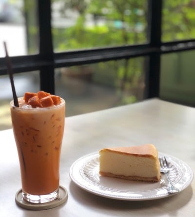 ร้านอาหาร ชีสเค้กเฮ้าส์ สาขา ทองหล่อ