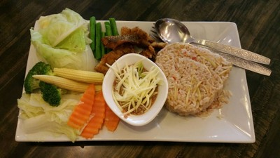 ข้าวผัดน้ำพริกมะม่วง