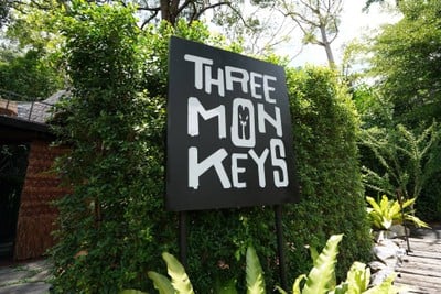 Three Monkeys Restaurant วิชิต