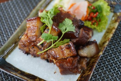 Three Monkeys Restaurant วิชิต