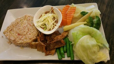 ข้าวผัดน้ำพริกมะม่วง