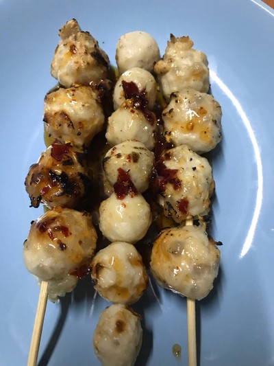 ลูกชิ้นเอ็นหมูกับลูกชิ้นหมู