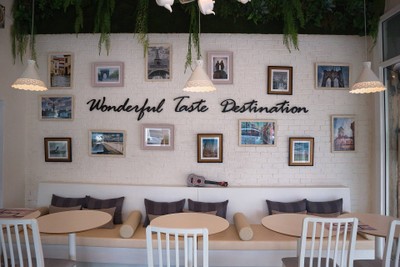 Junction cafe and Nail spa