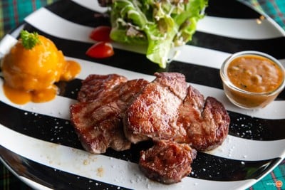 Cowboy Cafe (คาวบอย คาเฟ่) Cowboy Cafe (คาวบอย คาเฟ่)