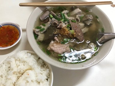 เมนูของร้าน เกาเหลาเลือดหมู นายฮี้ ซอยประชาอุทิศ 79 หมู่บ้านวิเศษสุข