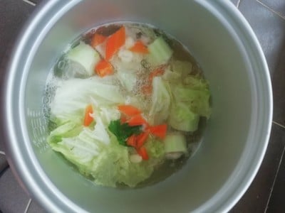 วิธีทำ ซุปแตงกวาเต้าหู้ไข่รวมมิตร... วิธีทำ ซุปแตงกวาเต้าหู้ไข่รวมมิตร...
