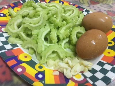 วิธีทำ มะระผัดไข่ วิธีทำ มะระผัดไข่