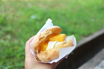 ชูผลไม้ของร้าน chez choux ที่นี่ดังเรื่องไส้เยอะ