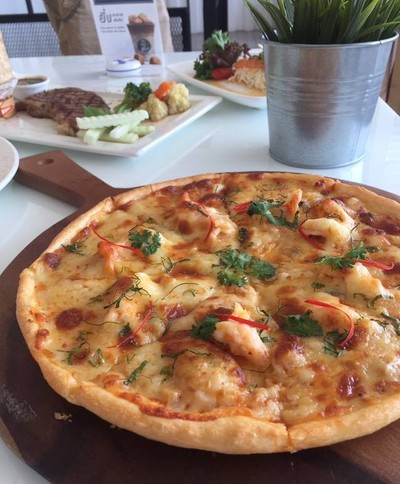 พิซซ่าหน้าต้มยำ