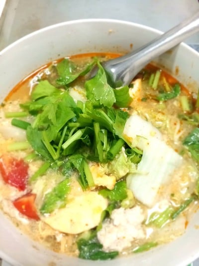 วิธีทำ สุกี้ต้มยำไก่สับไร้เส้น วิธีทำ สุกี้ต้มยำไก่สับไร้เส้น