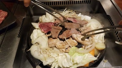 อาหาร หรือ เครื่องดื่ม