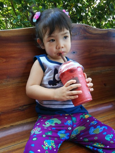 สตอเบอรี่สมูตตี้