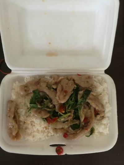 ข้าวกะเพราหมูหมัก