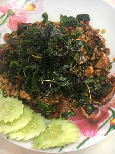 ร้านสุรีรัตน์ (ซาวกั๊ด)