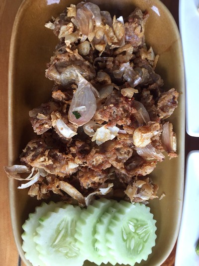 ไส้อ่อนทอดกระเทียม