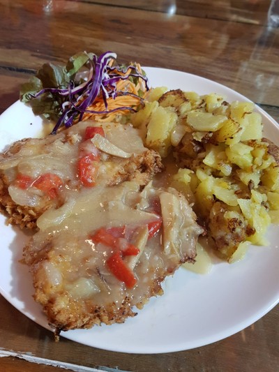 หมูทอดซอสเยอรมัน