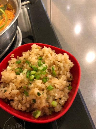 ข้าวผัดกระเทียม