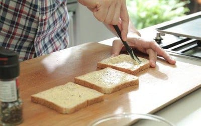 วิธีทำ ขนมปังหน้าไข่อบชีส