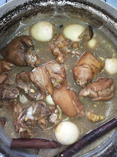 ขาหมูเฮียอ้วน ตลาดกาแลไนท์บาซาร์