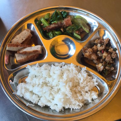 ข้าวแกงโบราณ ใส่ถาดประถมวัย