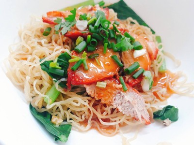หมูแดงอร่อย (MU DAENG AROI RESTAURANT) หมูแดงอร่อย (MU DAENG AROI RESTAURANT)