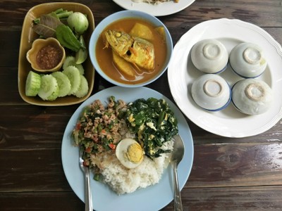 อาหาร หรือ เครื่องดื่ม