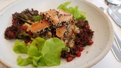 อาหาร หรือ เครื่องดื่ม