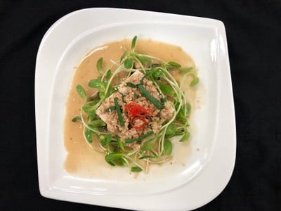 เต้าหู้ขาวนึ่งหมูสับผัดซอสน้ำสลัดงาคั่วญี่ปุ่น