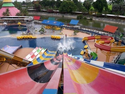 บรรยากาศ สวนน้ำ สแปลช ฟัน ปาร์ค
