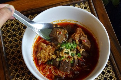 ขนมจีนน้ำเงี้ยว