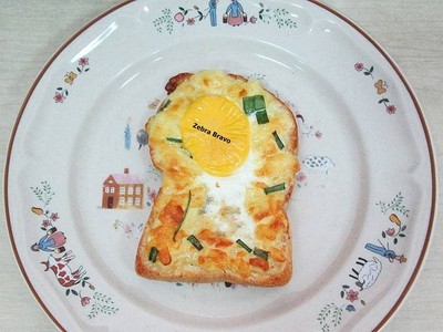 ขนมปังหน้าไข่อบชีส