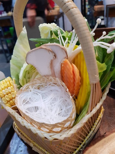 ปลาวาฬ ใจดี อุบล