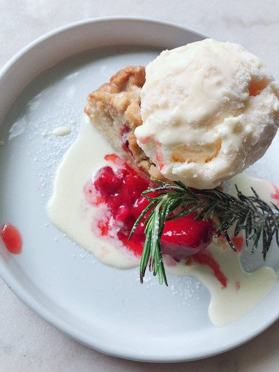 Strawberry crumble