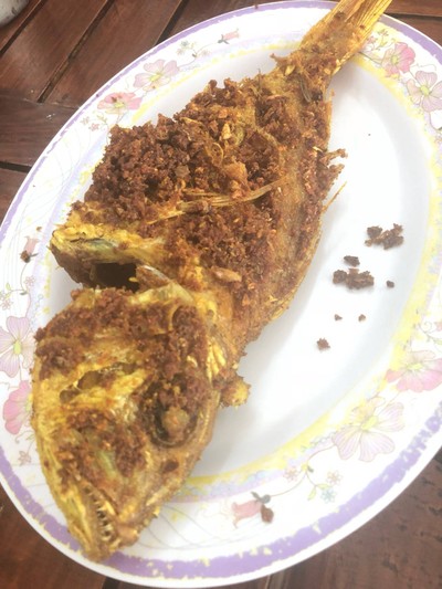 ปลาทอดขมิ้น