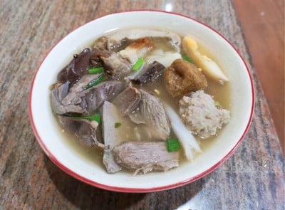 เมนูของร้าน ก๋วยจั๊บเฮียตั่วเท๊า (เจ้าเก่าเยาวราช)