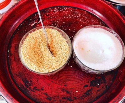 งากับน้ำตาลทาายขาว