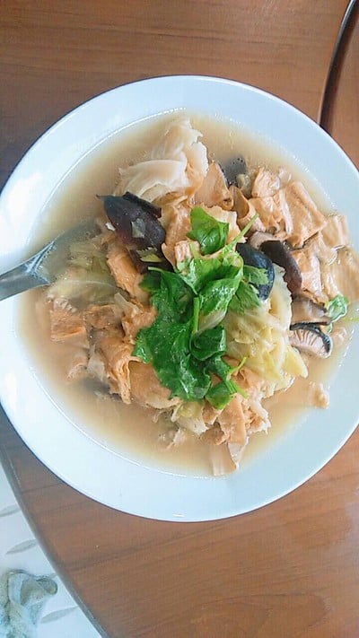 กะหล่ำปลีตุ๋นฟองเต้าหู้เห็ดหอม