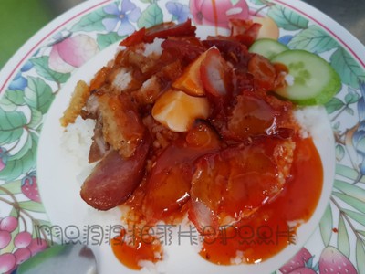 ข้าวหมูแดง