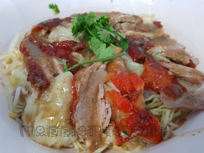 บะหมี่เกี๊ยวเป็ดย่าง