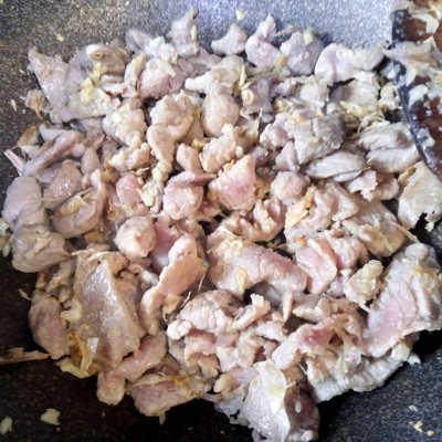 วิธีทำ หมูผัดกระเทียม วิธีทำ หมูผัดกระเทียม