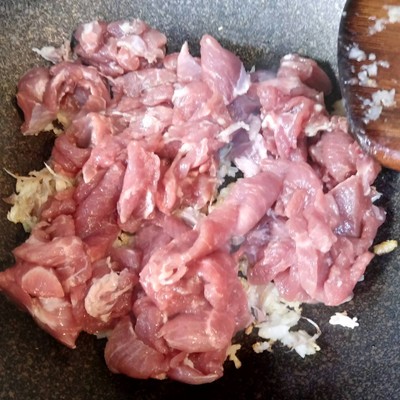วิธีทำ หมูผัดกระเทียม วิธีทำ หมูผัดกระเทียม
