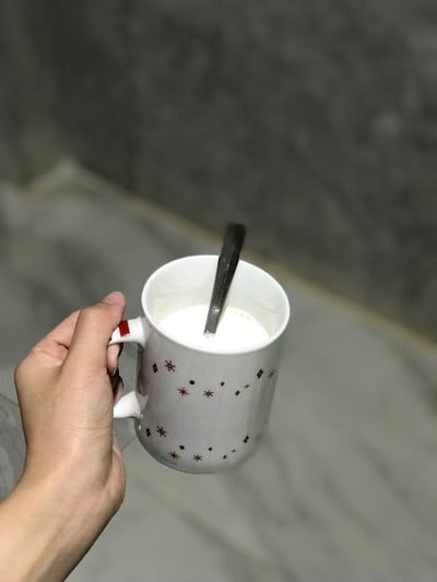 นมน้ำผึ้งอุ่นก่อนนอน