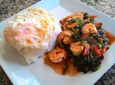 ผัดกะเพรากุ้ง ผัดกะเพรากุ้ง