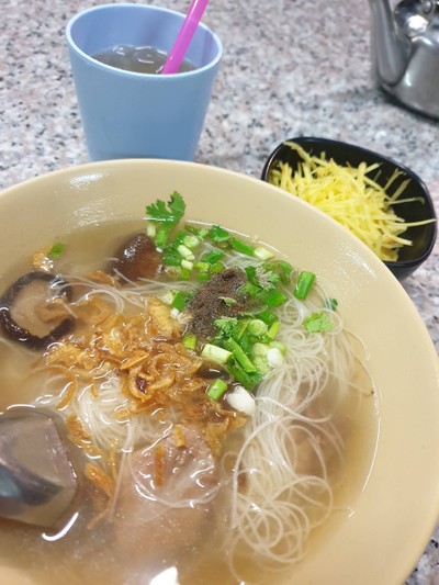 อาหาร หรือ เครื่องดื่ม