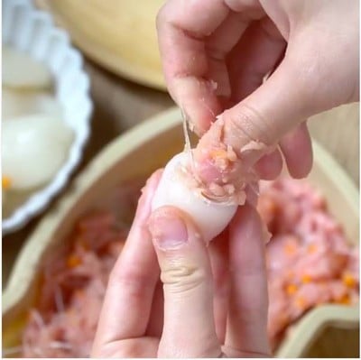 วิธีทำ แกงจืดลูกเงาะ