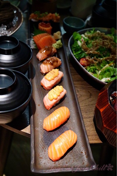 Super Salmon Sushi Set