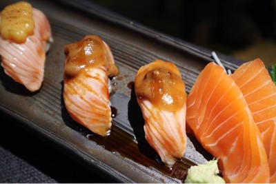 Super Salmon Sushi Set